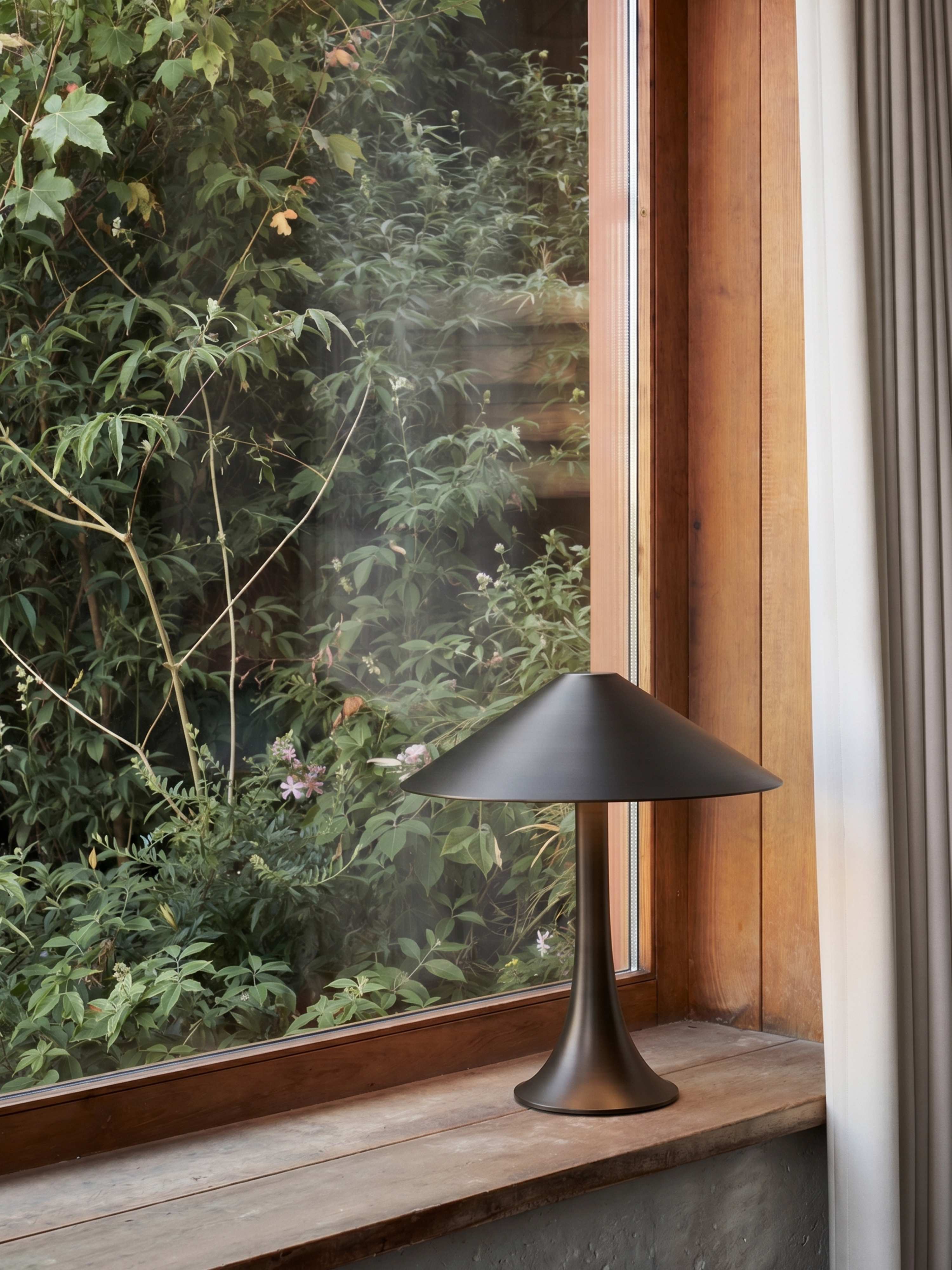 Nova Large Portable Lamp | Black Steel