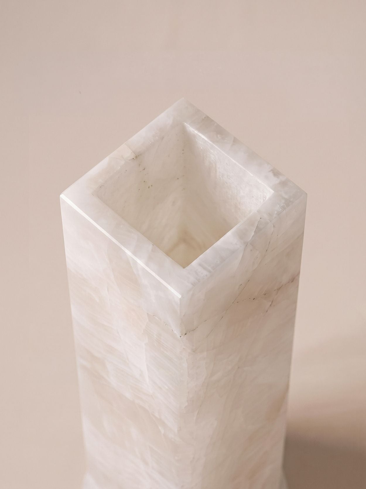 The Eva Vase | Alabaster