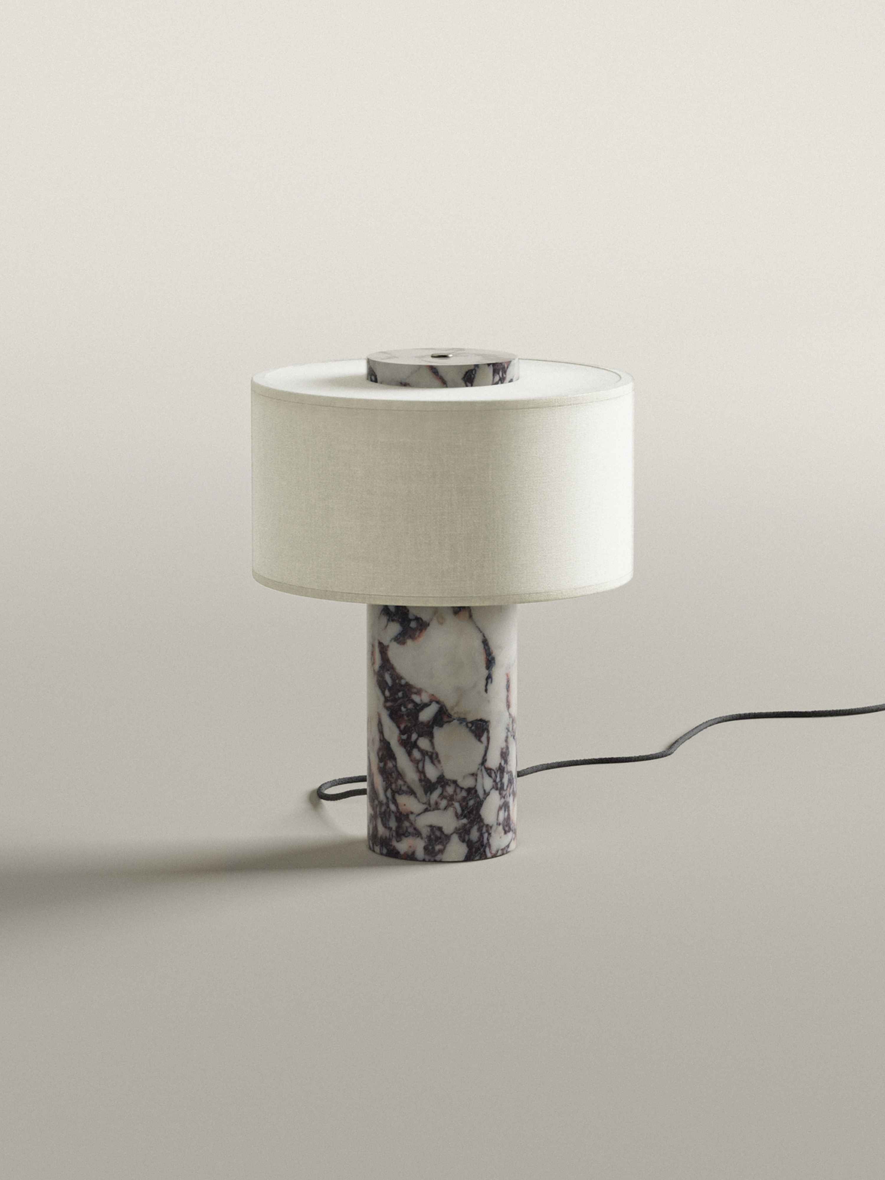 The Large Auríe Table Lamp - Blossholm