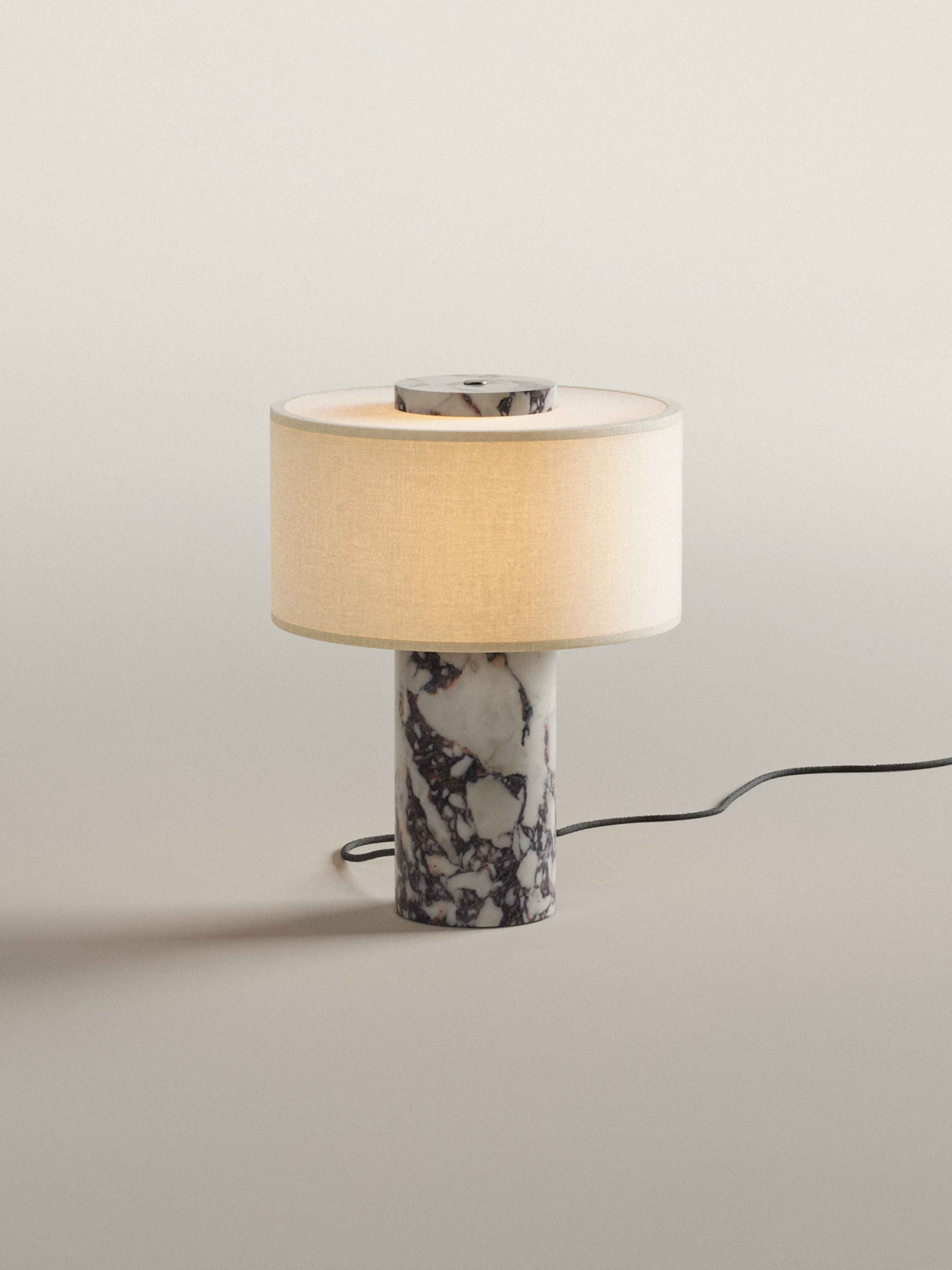The Large Auríe Table Lamp - Blossholm
