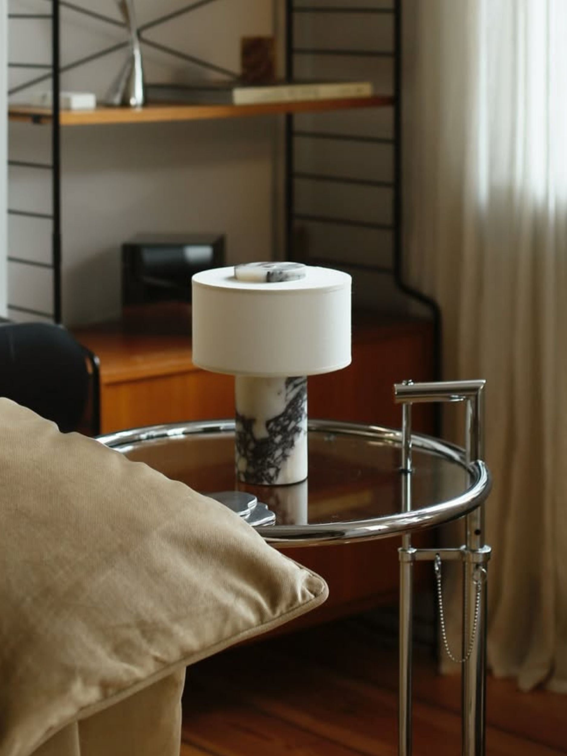 Auríe Portable Lamp | Calacatta Viola