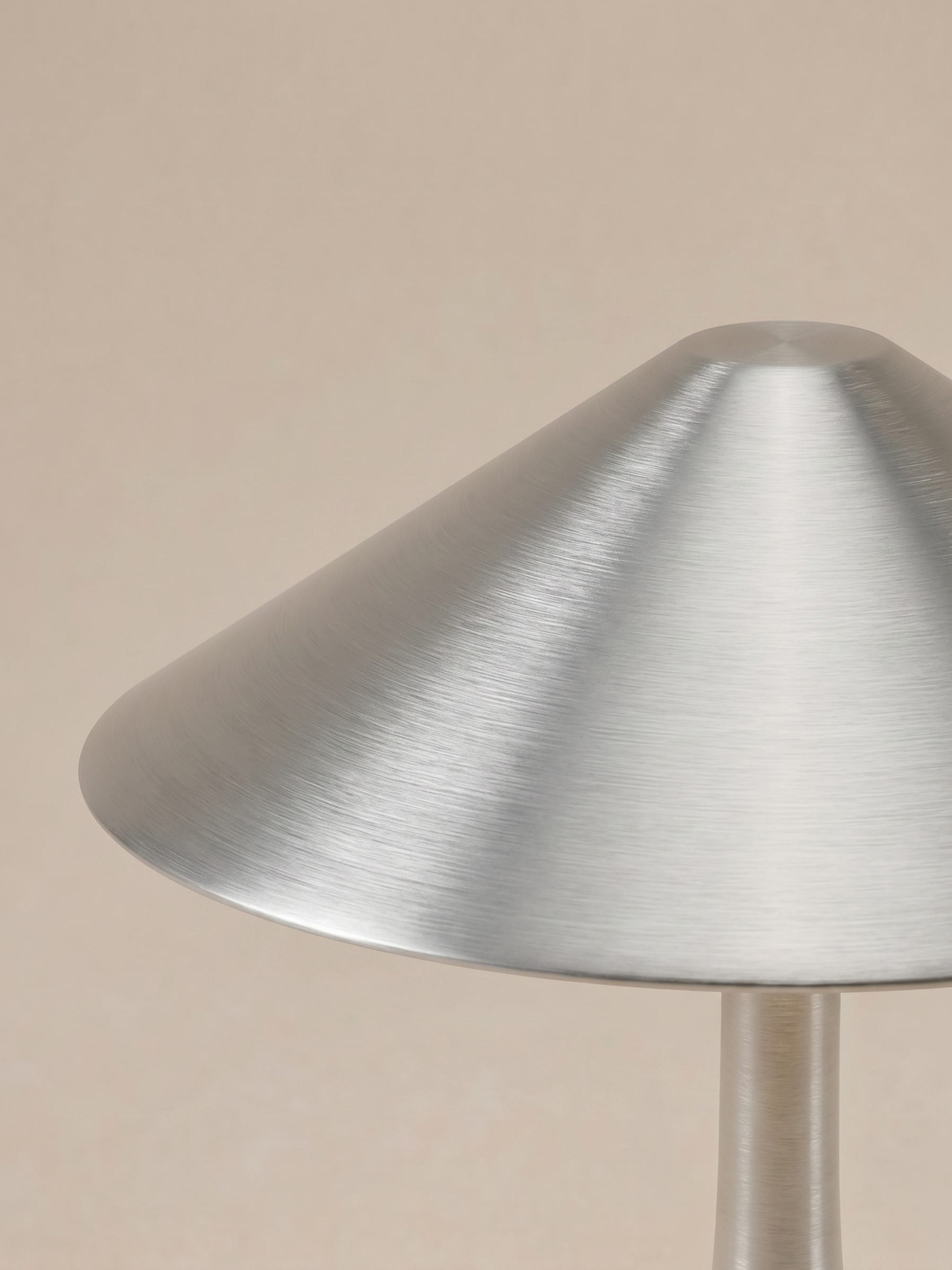 Nova Large Portable Lamp | Brushed Aluminium