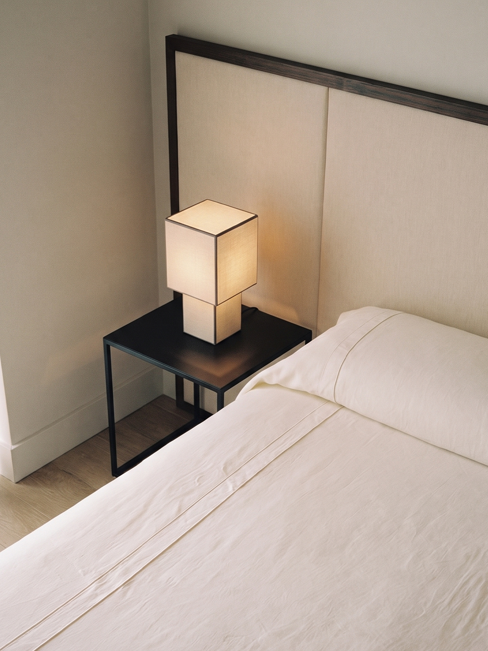 Forma Portable Lamp | Linen