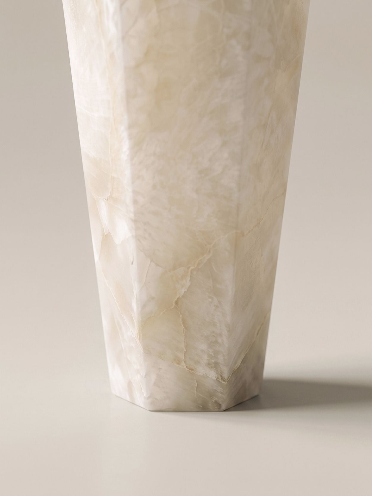 The Eden Vase - Alabaster
