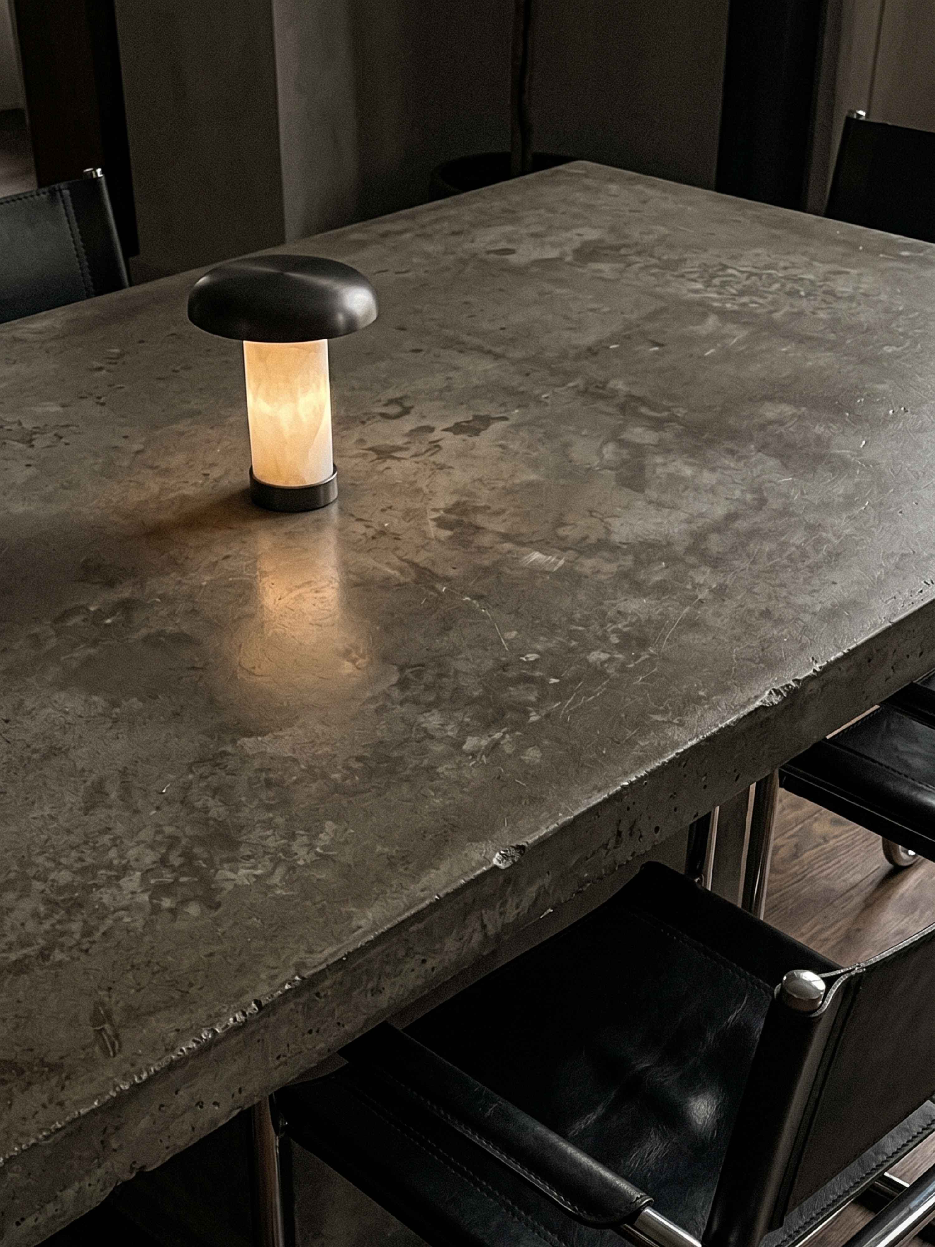 Artus Portable Lamp | Alabaster & Bronze