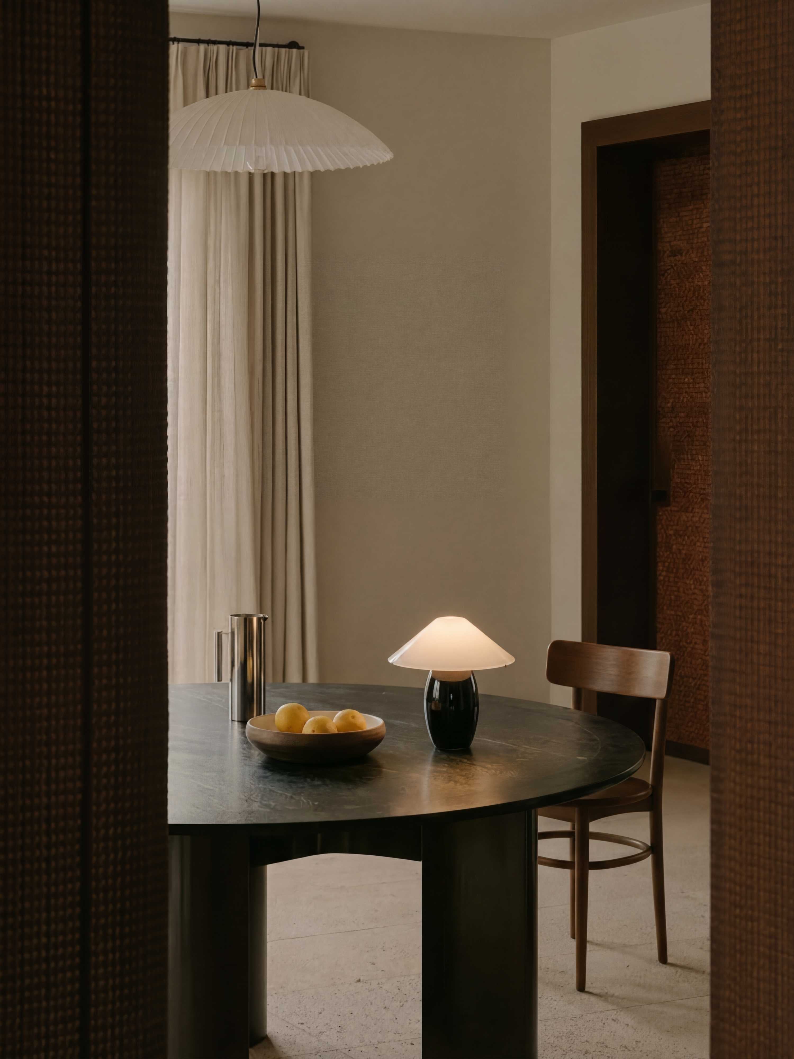 Maríel Portable Lamp | Black Ceramic