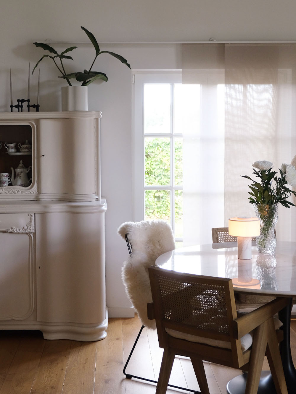 Auríe Portable Lamp | White Marble