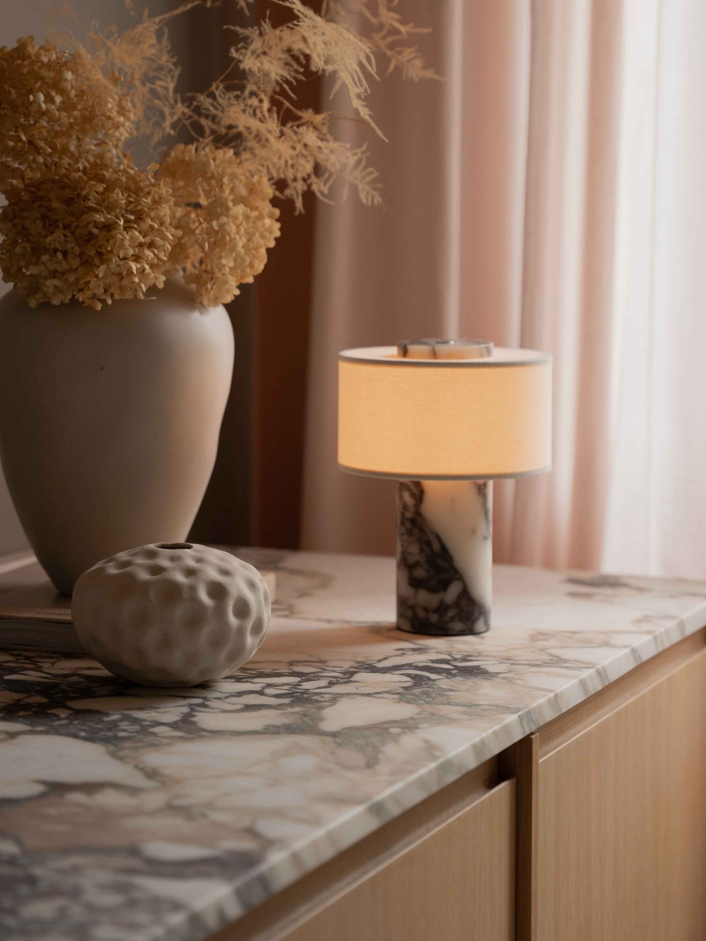 Auríe Portable Table Lamp - Linen & Calacatta Viola Marble