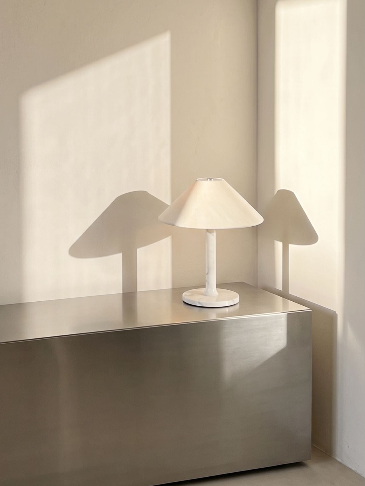 Rossa Portable Lamp | White Marble & Linen