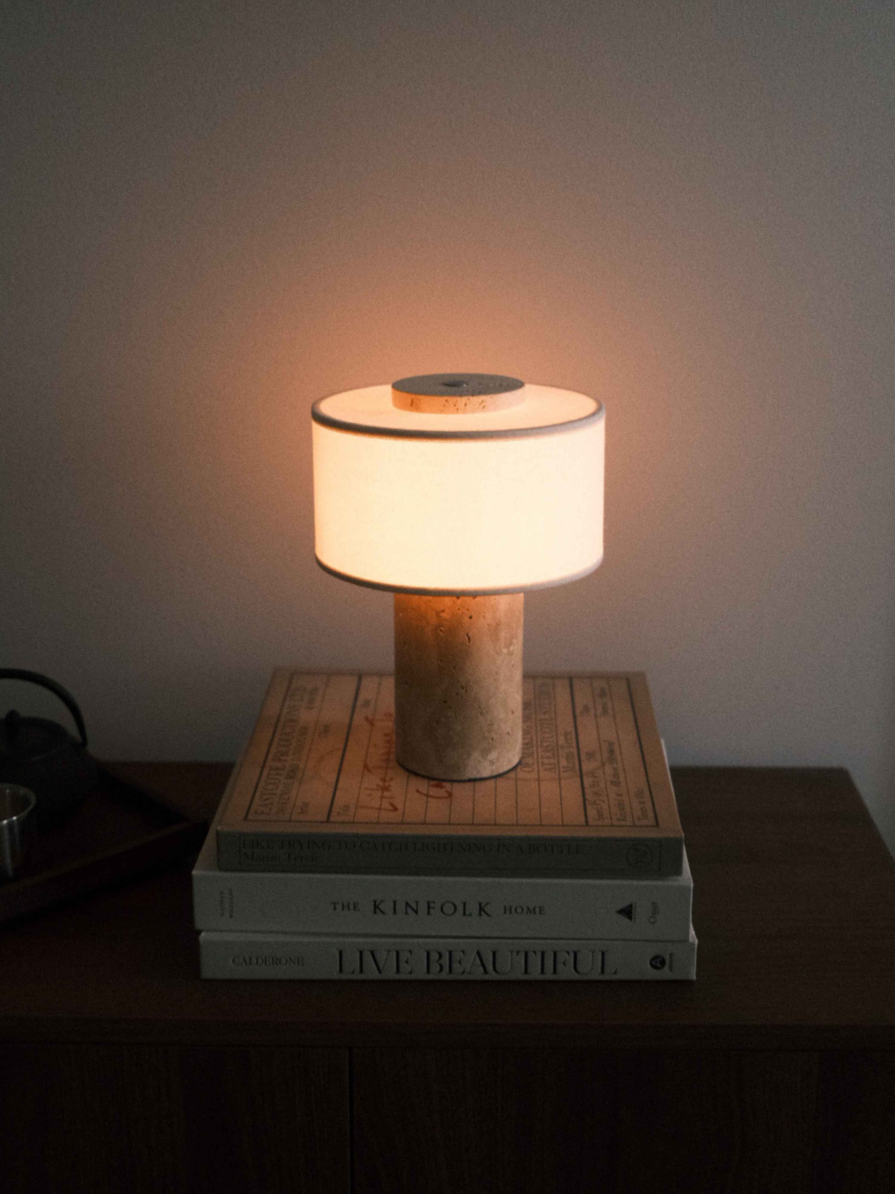The Portable Auríe Table Lamp - Blossholm