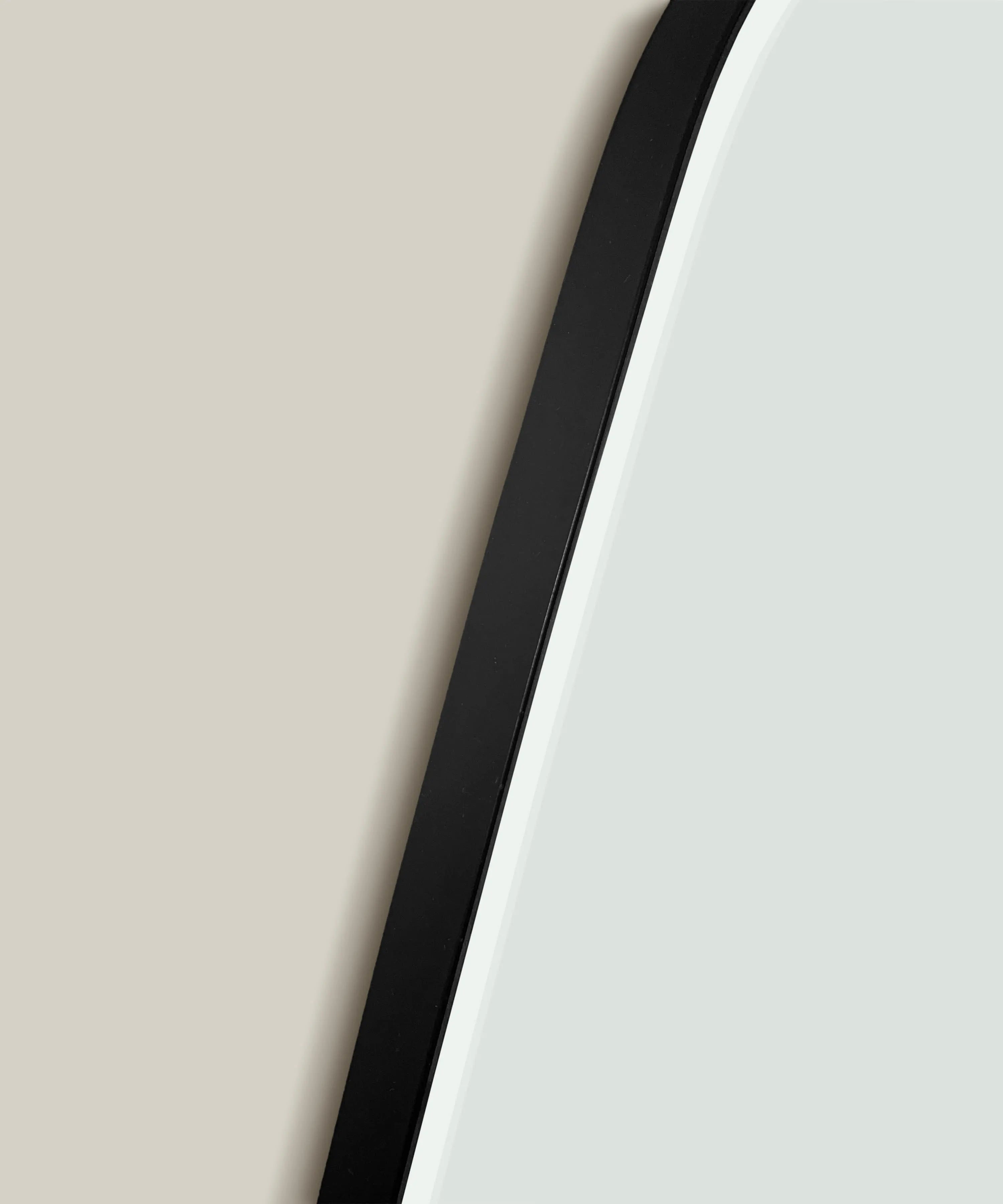 Opal Mirror Large black frame focus