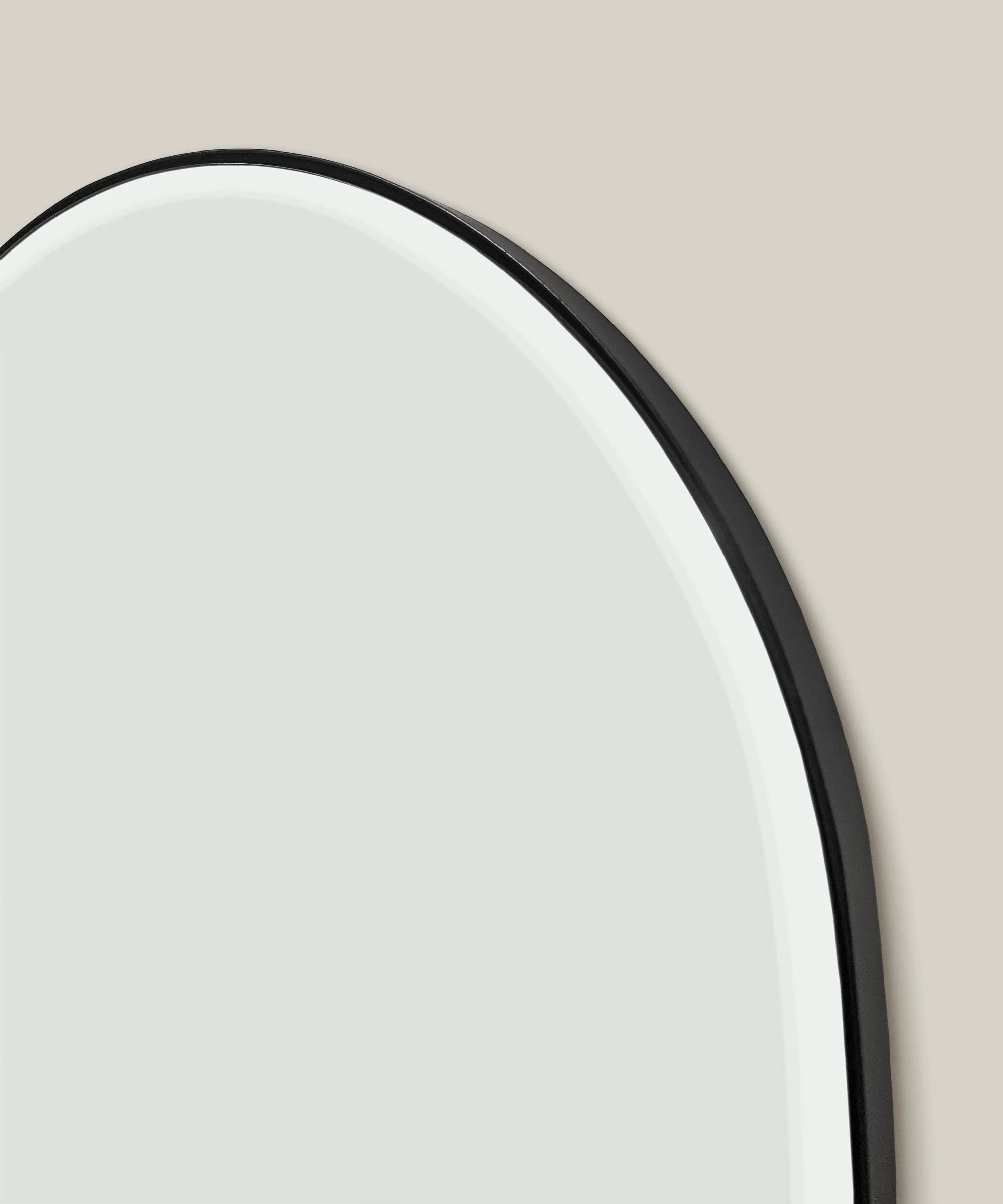 Opal Mirror Large black frame focus