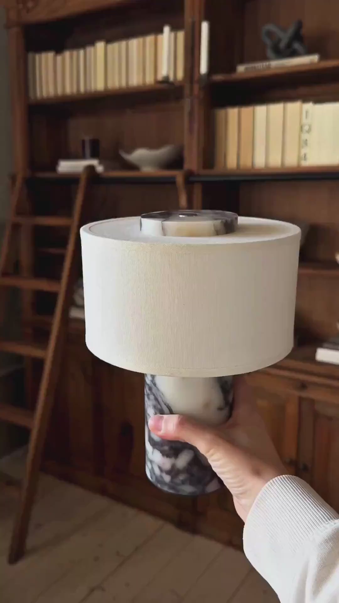 The Portable Auríe Table Lamp - Blossholm